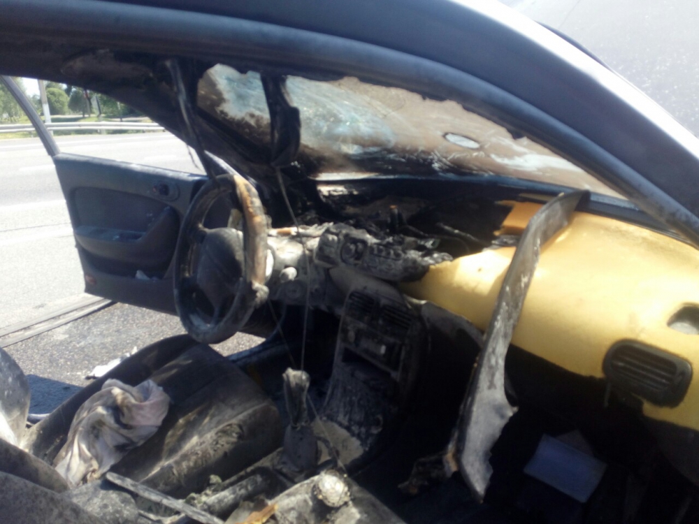 В Выгоничском районе сгорел автомобиль
