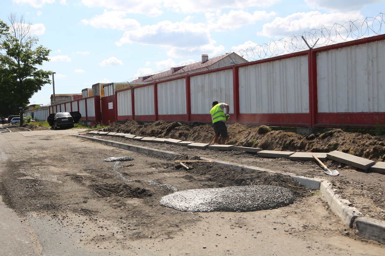 Работа в бежицком районе брянск свежие. Ул плодородная Брянск. Посёлок Октябрьский Брянск Бежицкий район. Брянск ул плодородная 17. Фанерный двор Брянск Бежицкий.