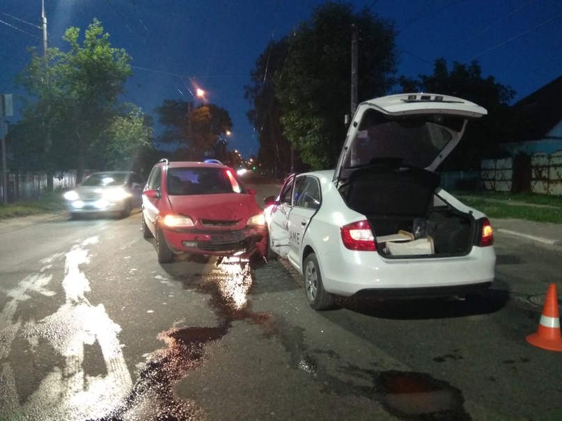 В Брянске из-за опрометчивости автоледи пострадал мужчина
