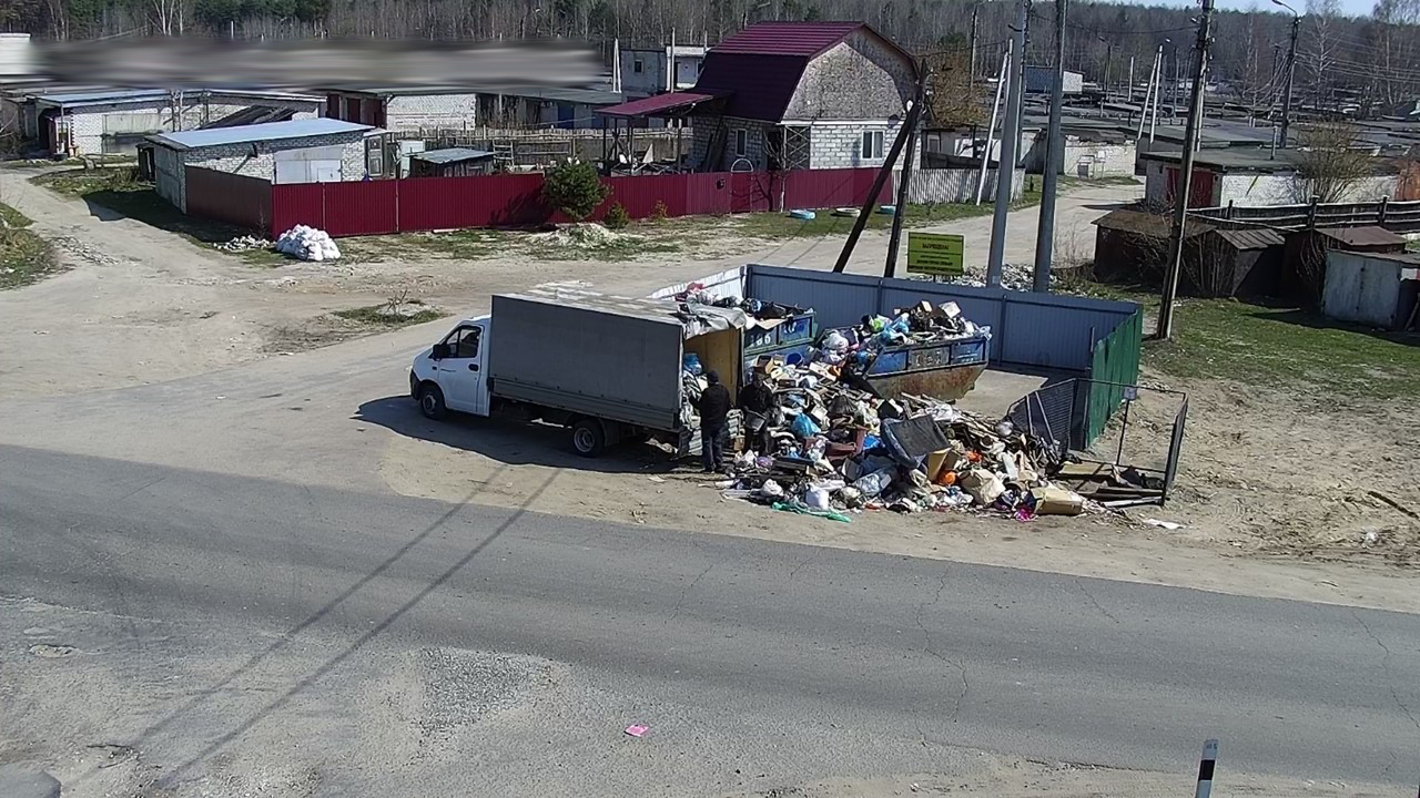 «Чистая планета» просит брянцев снимать на видео, как бизнесмены сваливают мусор в контейнеры