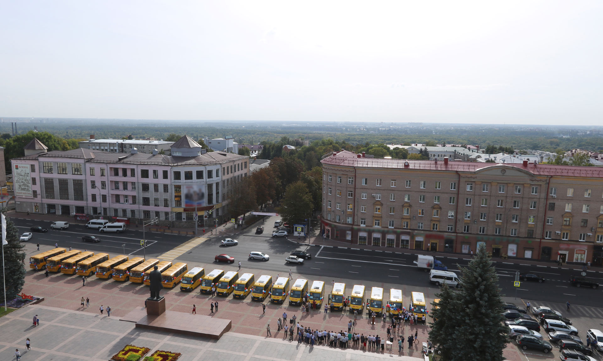 Брянская область закупила для школ новые автобусы