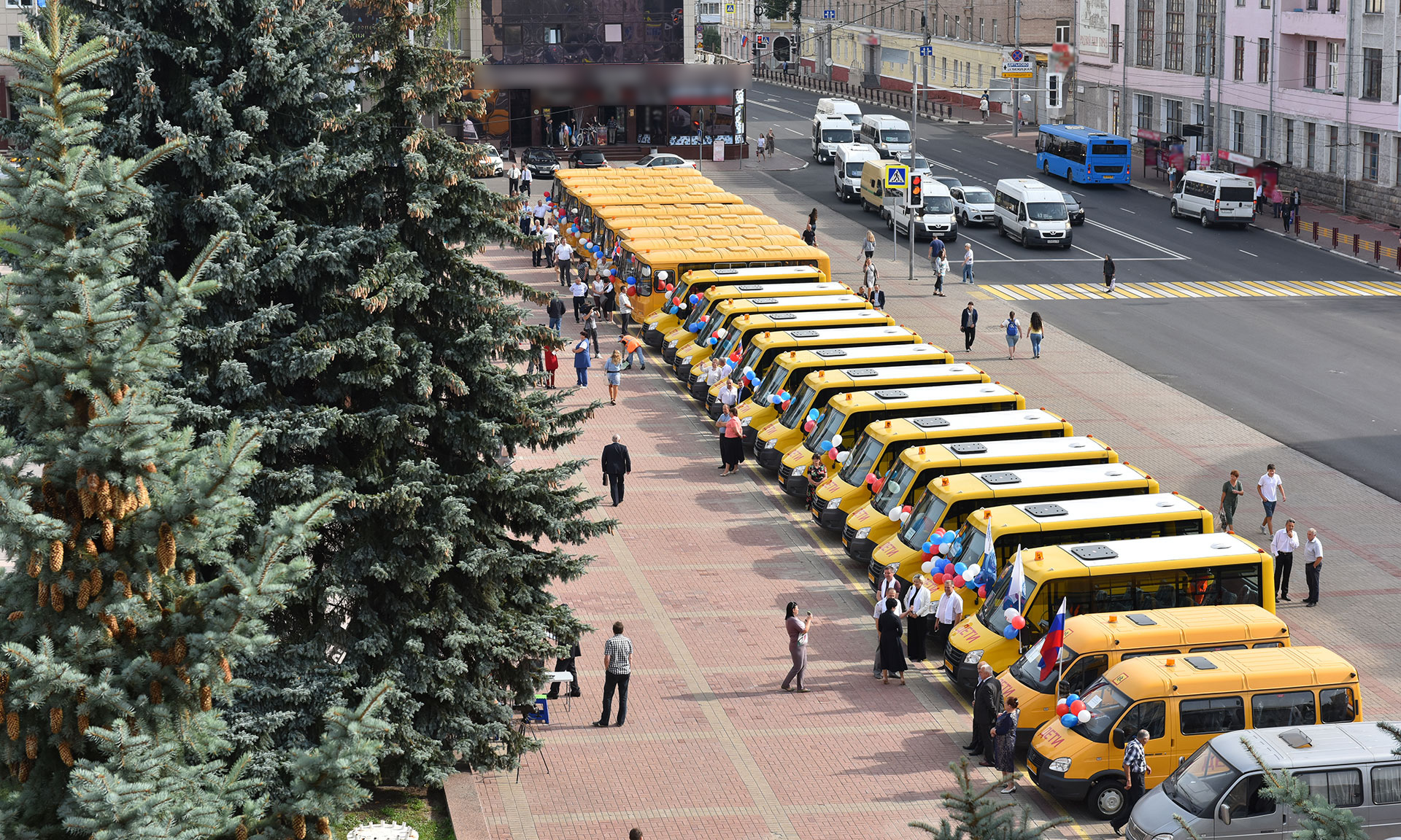 22 «скорые» и 30 школьных автобусов поступят в Брянскую область до конца года