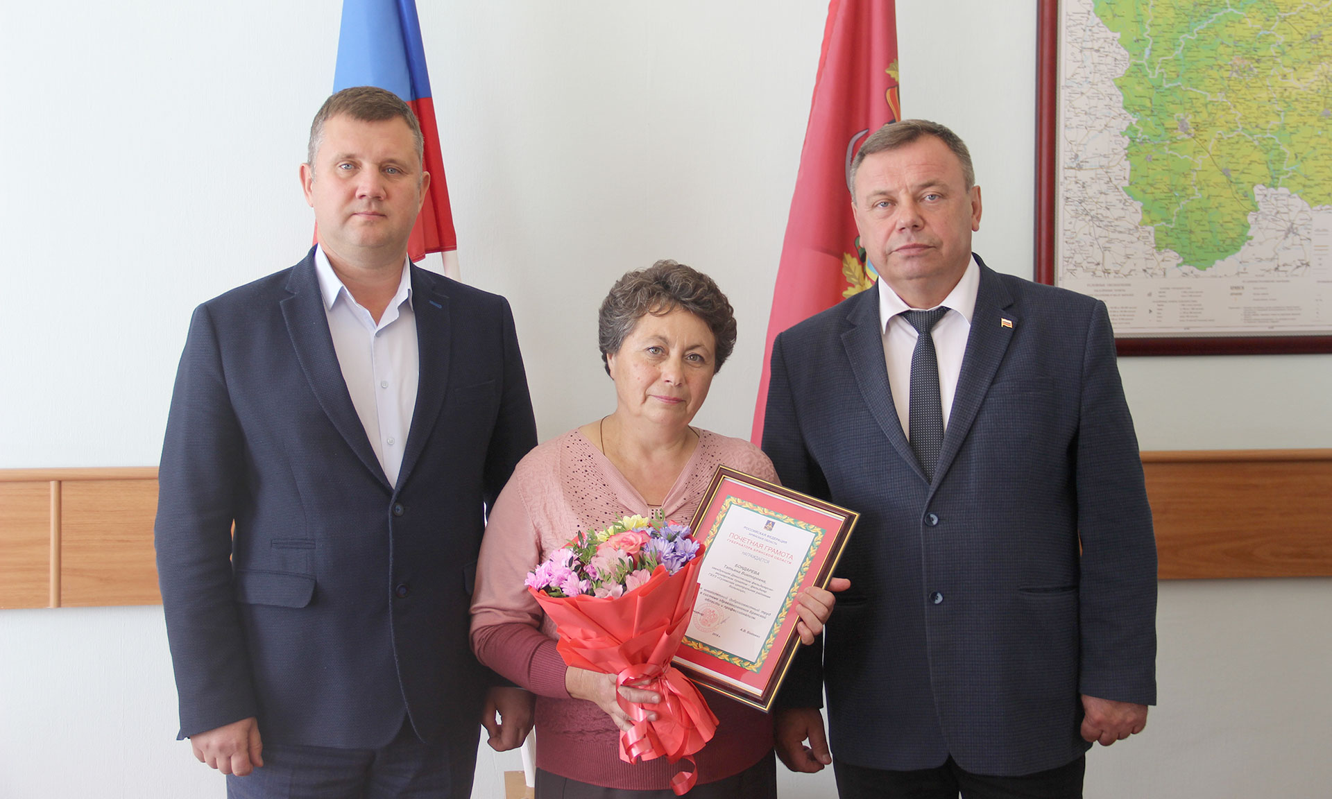 Заведующую ФАПа Суземского района Татьяну Бондареву наградили за достойный труд