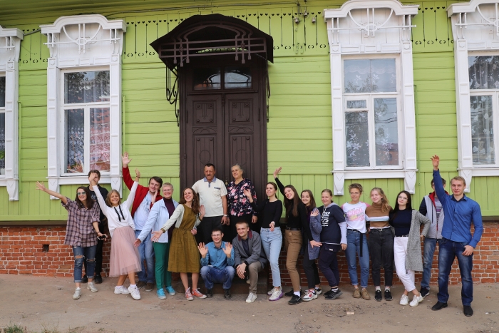 Активисты «Том Сойер Фест» восстановили дом в Клинцах