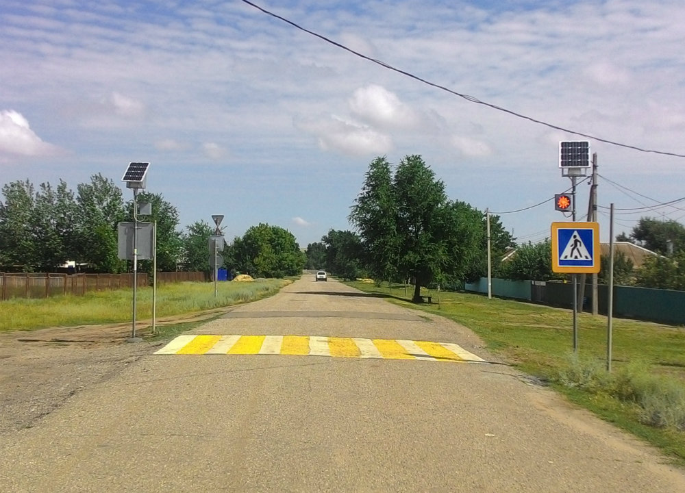 Прокуратура потребовала установить мигающие желтые светофоры у школ Суражского района