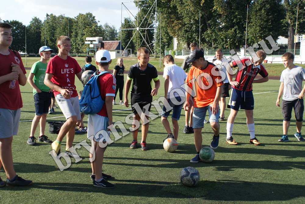 В Новозыбкове наградили юных звездочек футбола