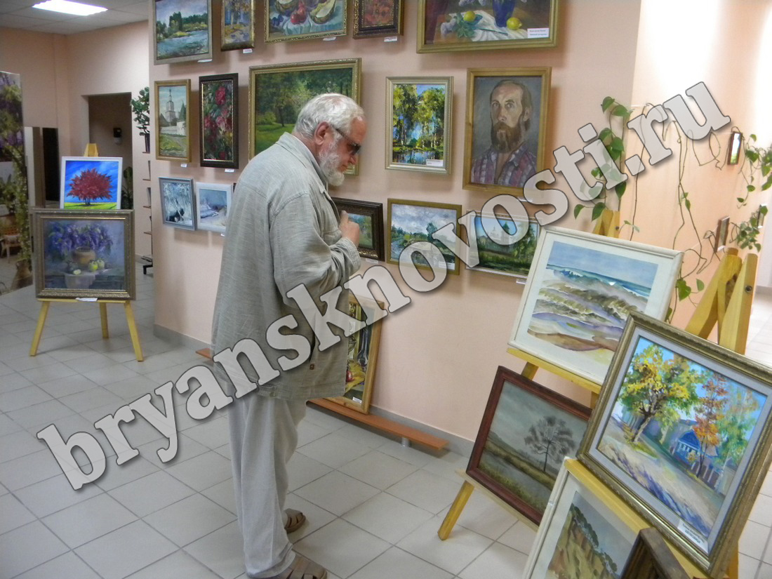 В Климово открылась выставка художников из Новозыбкова