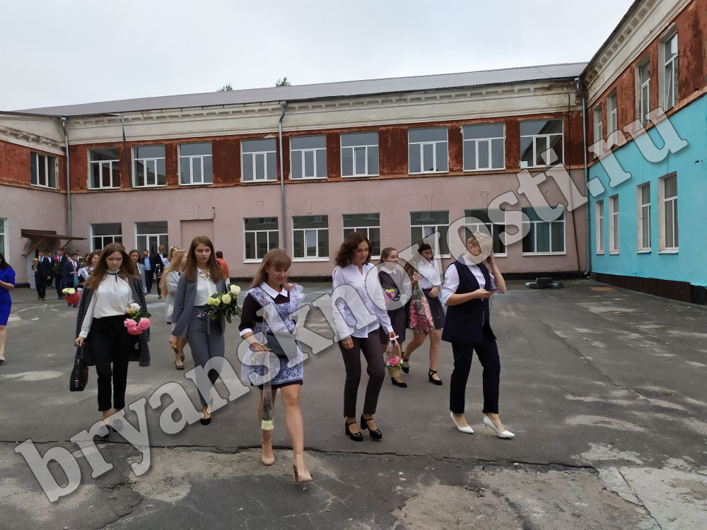 В Новозыбкове школы работают 9 сентября
