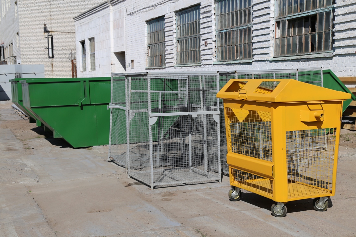 Брянские колонии выпускают мусорные контейнеры для «Чистой планеты»