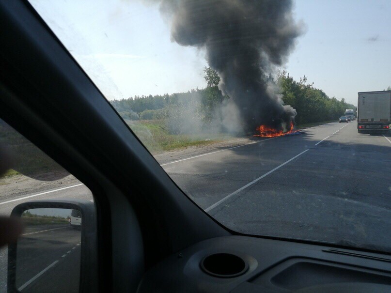 Трасса Обручевка сгорела машина. Сгорела машина на трассе около Белокурихи. Сгорела машина в Фокино сегодня. Сгорели на дороге