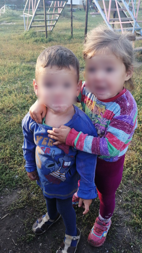 У молодой мамы-сироты из Брянской области грозят отобрать детей