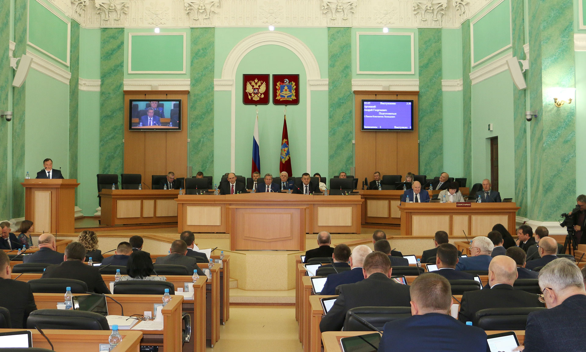 Новоизбранные депутаты областной Думы получили мандаты