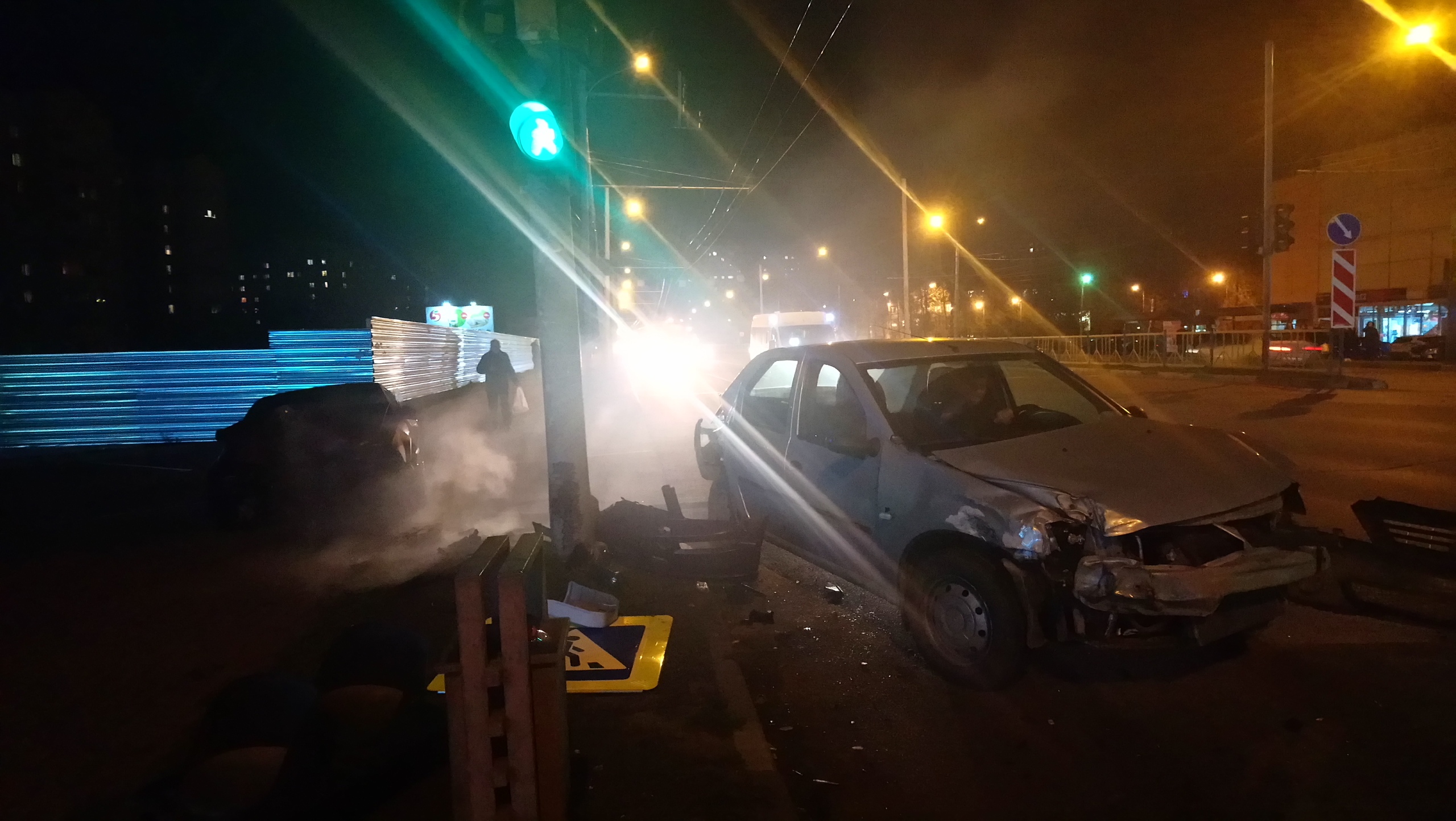 Авария в Брянске – столкнулись две иномарки, пешеходы чудом не пострадали