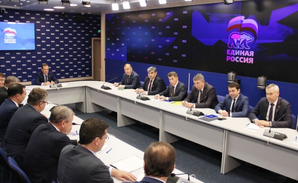Брянский губернатор Александр Богомаз вступил в «Единую Россию» и возглавил региональное отделение