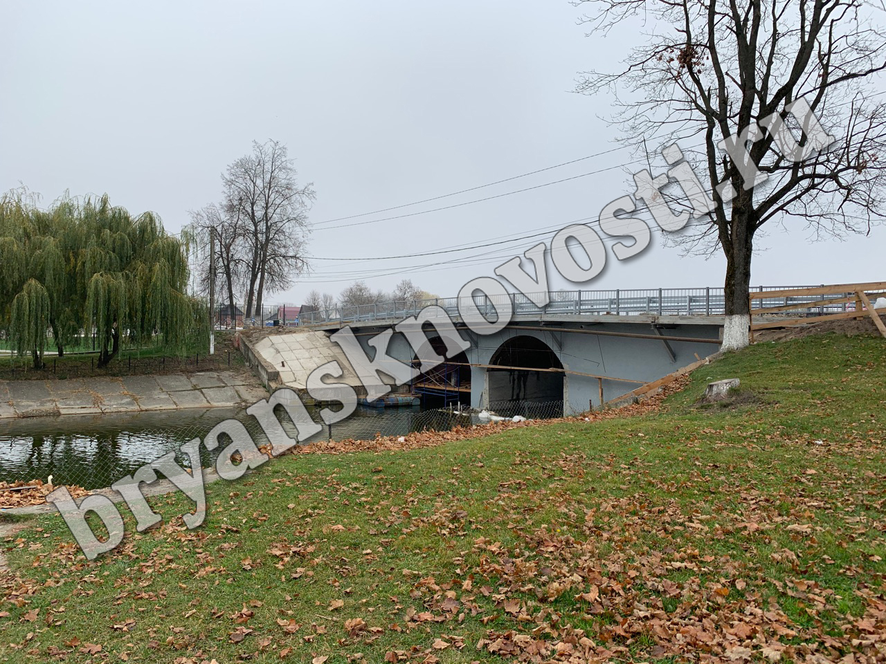 Мост в Новозыбкове: ремонт продолжается, рабочих нет