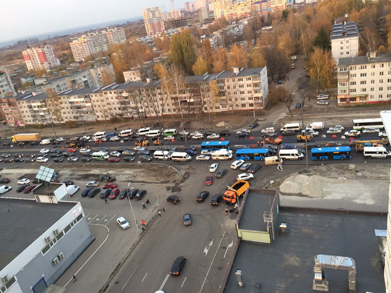 По прогнозу дорожников, Брянск будет стоять в пробках до 24 октября