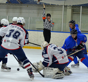 Хоккейный «Брянск» на выезде дважды победил «Липецк»