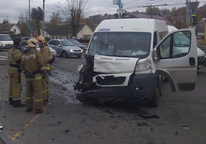 Полиция начала проверку по факту ДТП в Брянске с маршрутным такси