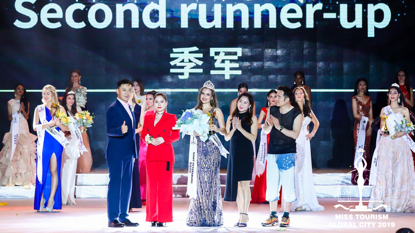 Серафима Лапаник из Брянска завоевала два титула на конкурсах красоты в Китае