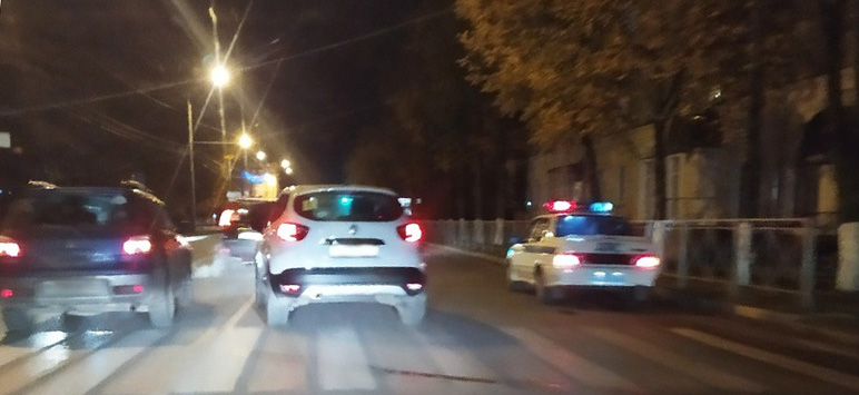 Под колеса авто на улице Пушкина в Брянске попала женщина