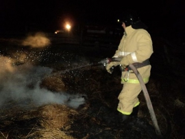 В Жирятинском районе горели тюки сена
