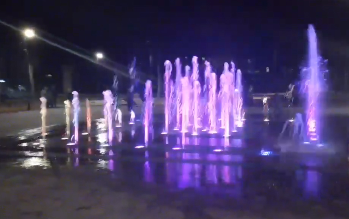 В Майском парке заработал музыкальный фонтан
