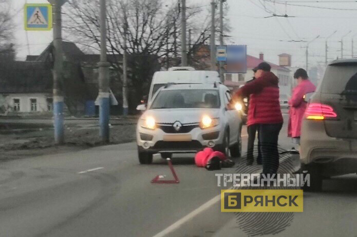 В Брянске человека сбили на пешеходном переходе