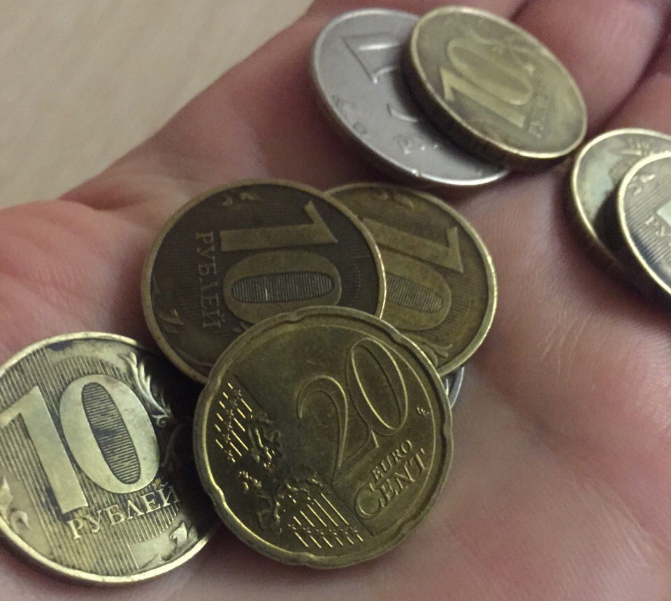 В брянской маршрутке сдачу выдали монетой европейской валюты
