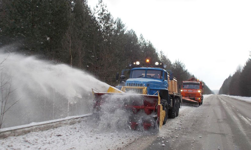 Более 500 единиц техники чистят дороги Брянской области от снега
