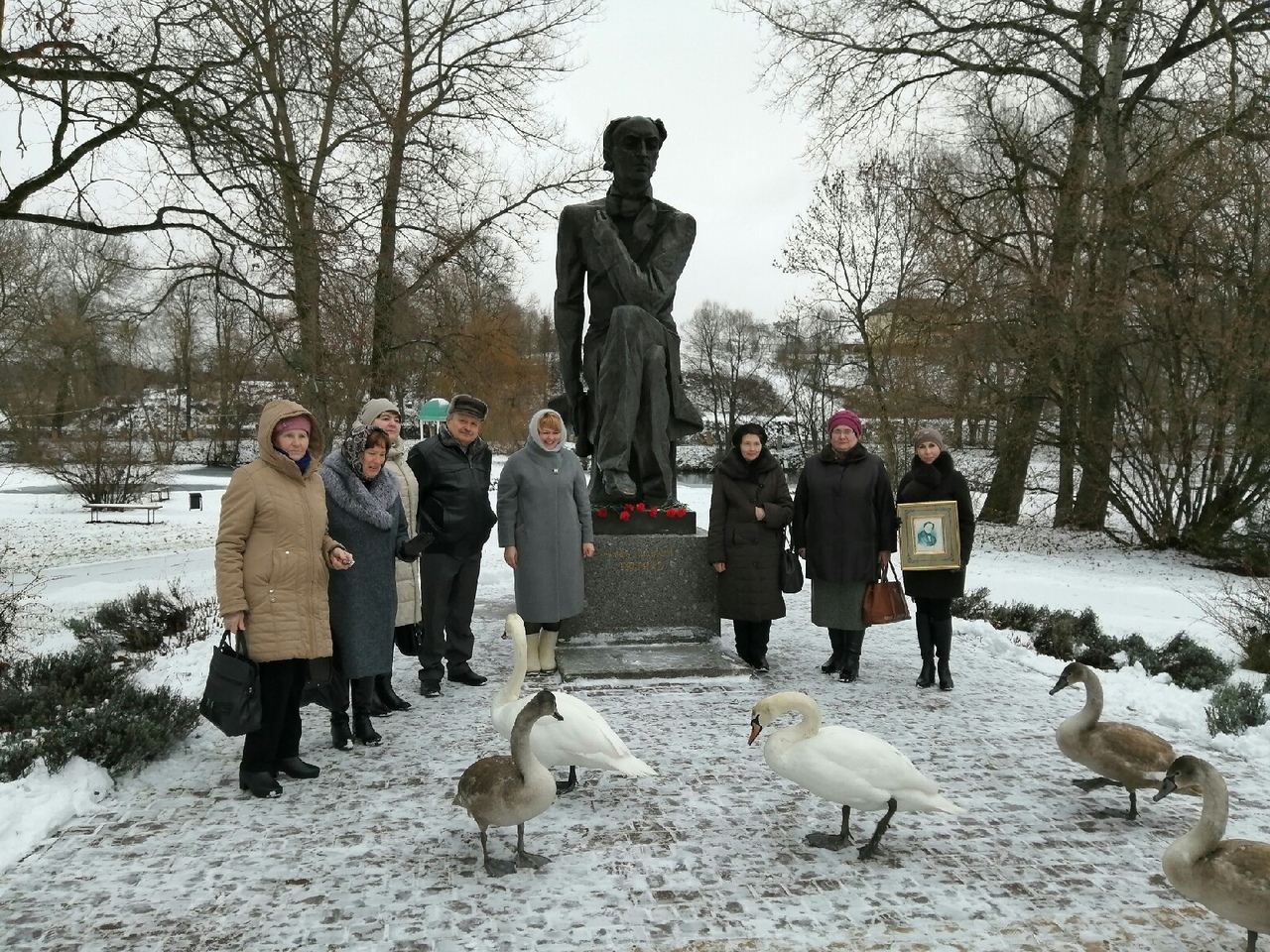 В Овстуге отметили 216-й день рождения поэта Тютчева