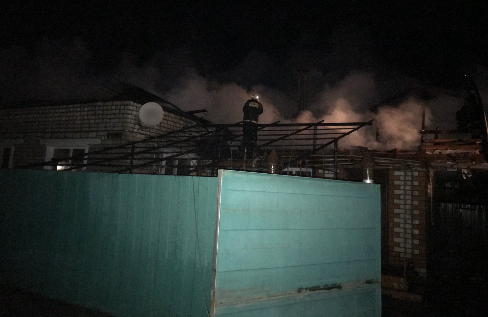 Огонь уничтожил дом в Стародубском районе