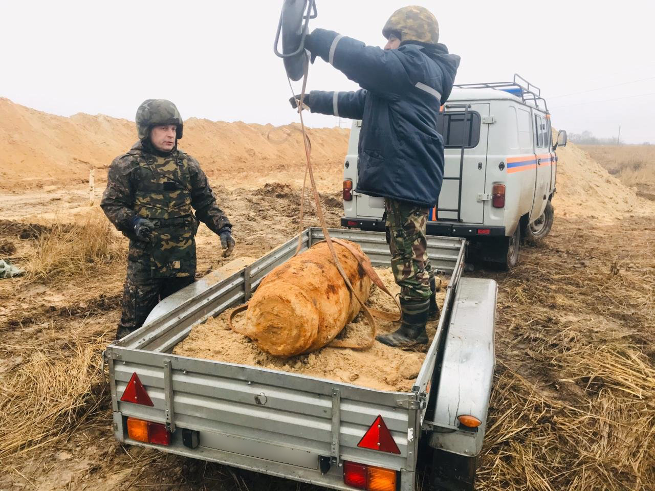 В Почепском районе нашли 500-килограммовую авиабомбу