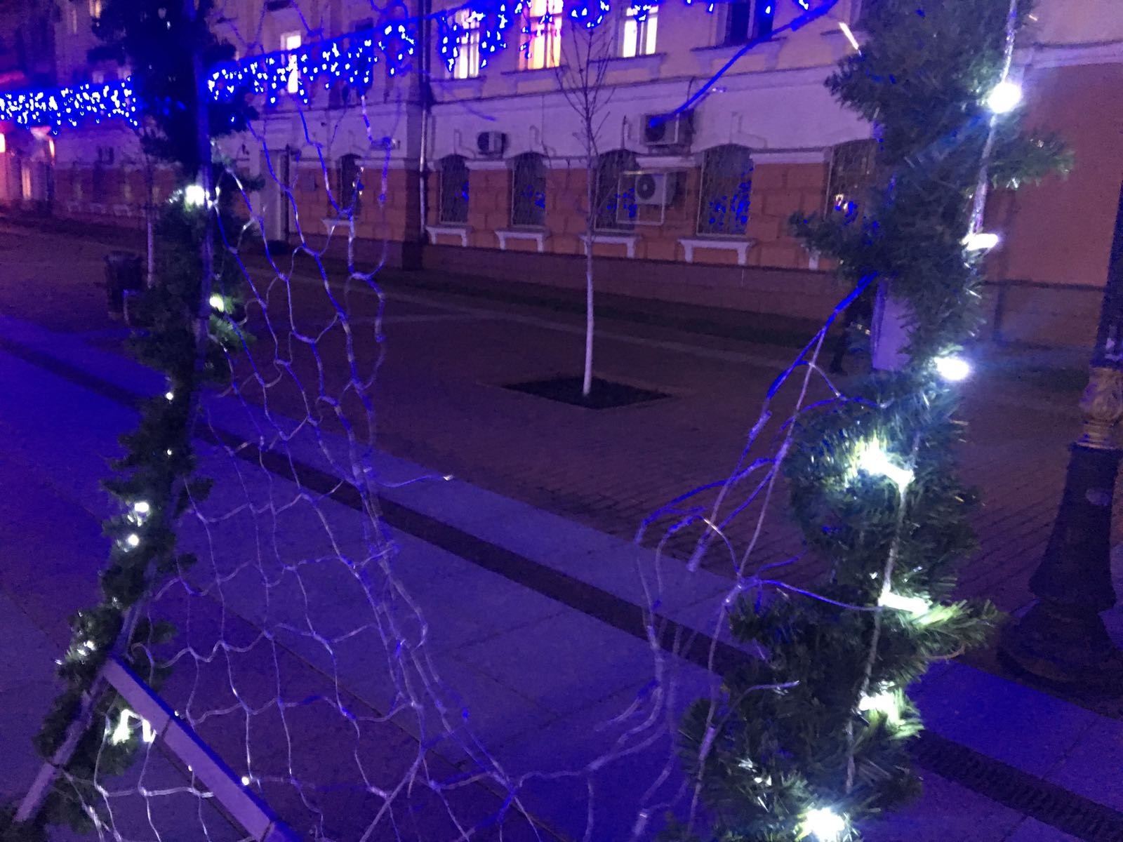 На бульваре Гагарина в Брянске повредили «арку желаний»