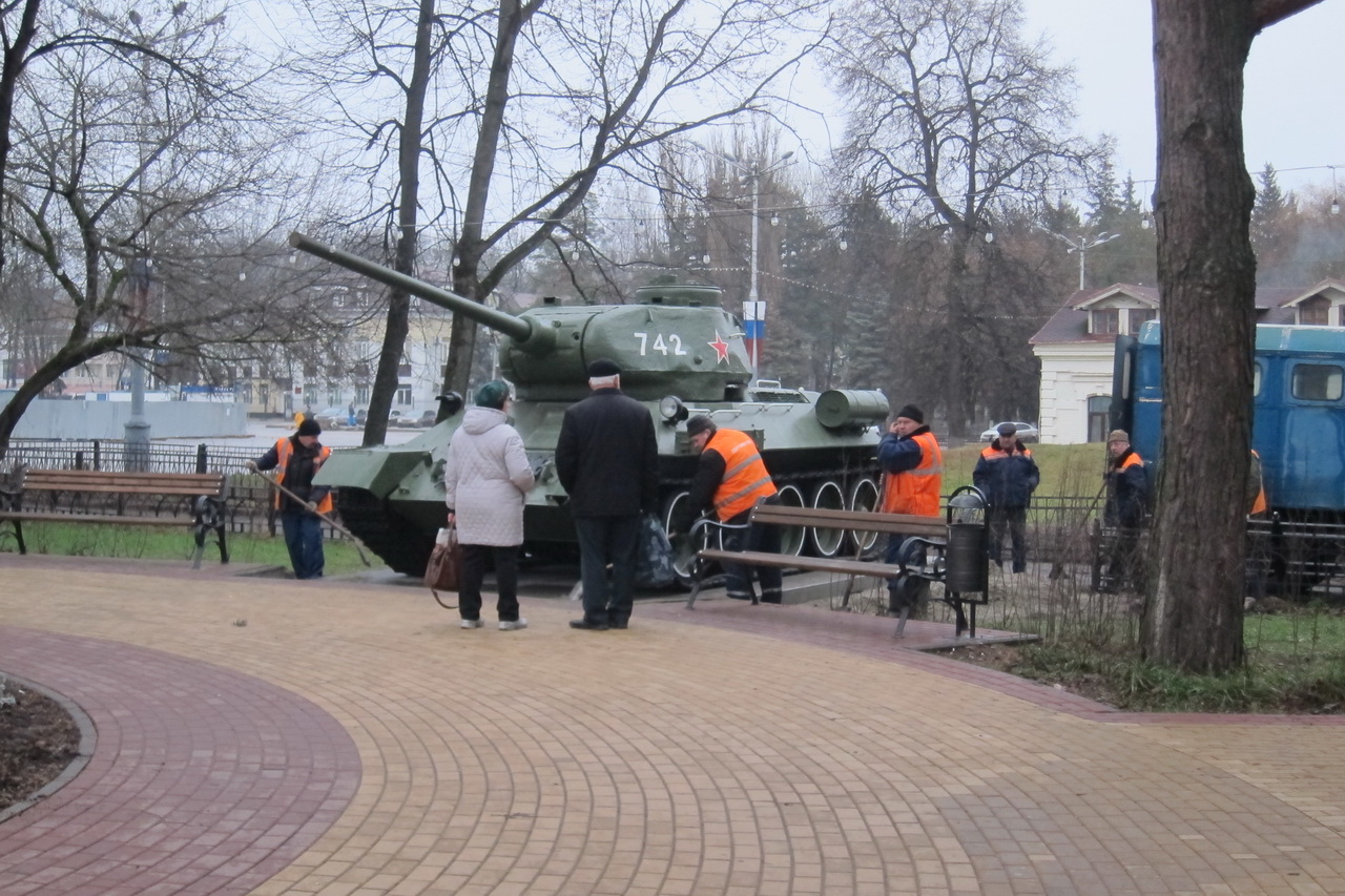 В брянский сквер имени Морозова прибыл танк Т-34