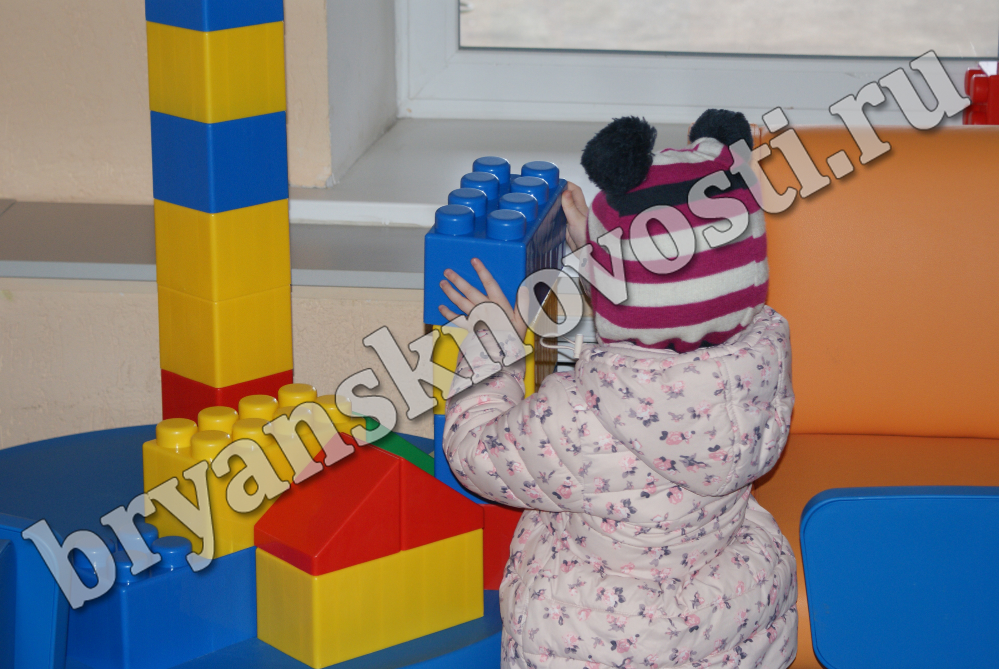 В Новозыбкове в детскую поликлинику малыши теперь с удовольствием едут… поиграть