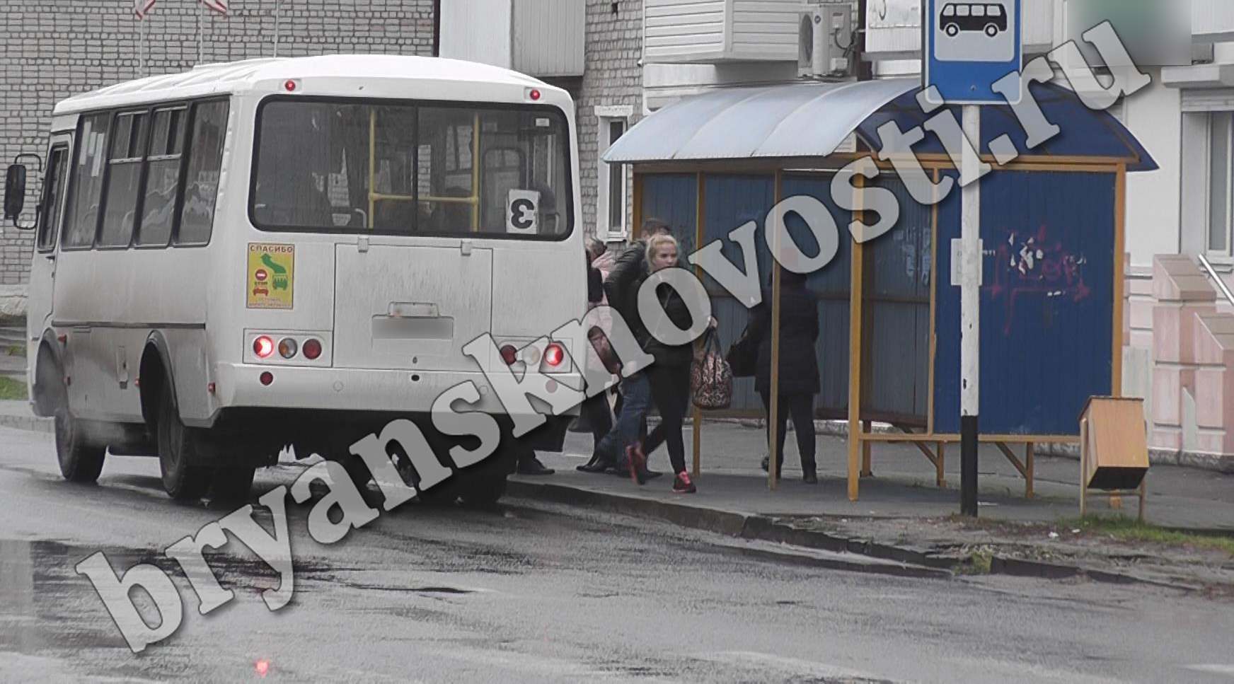 В Новозыбкове жители отдаленного района остались без утреннего автобуса