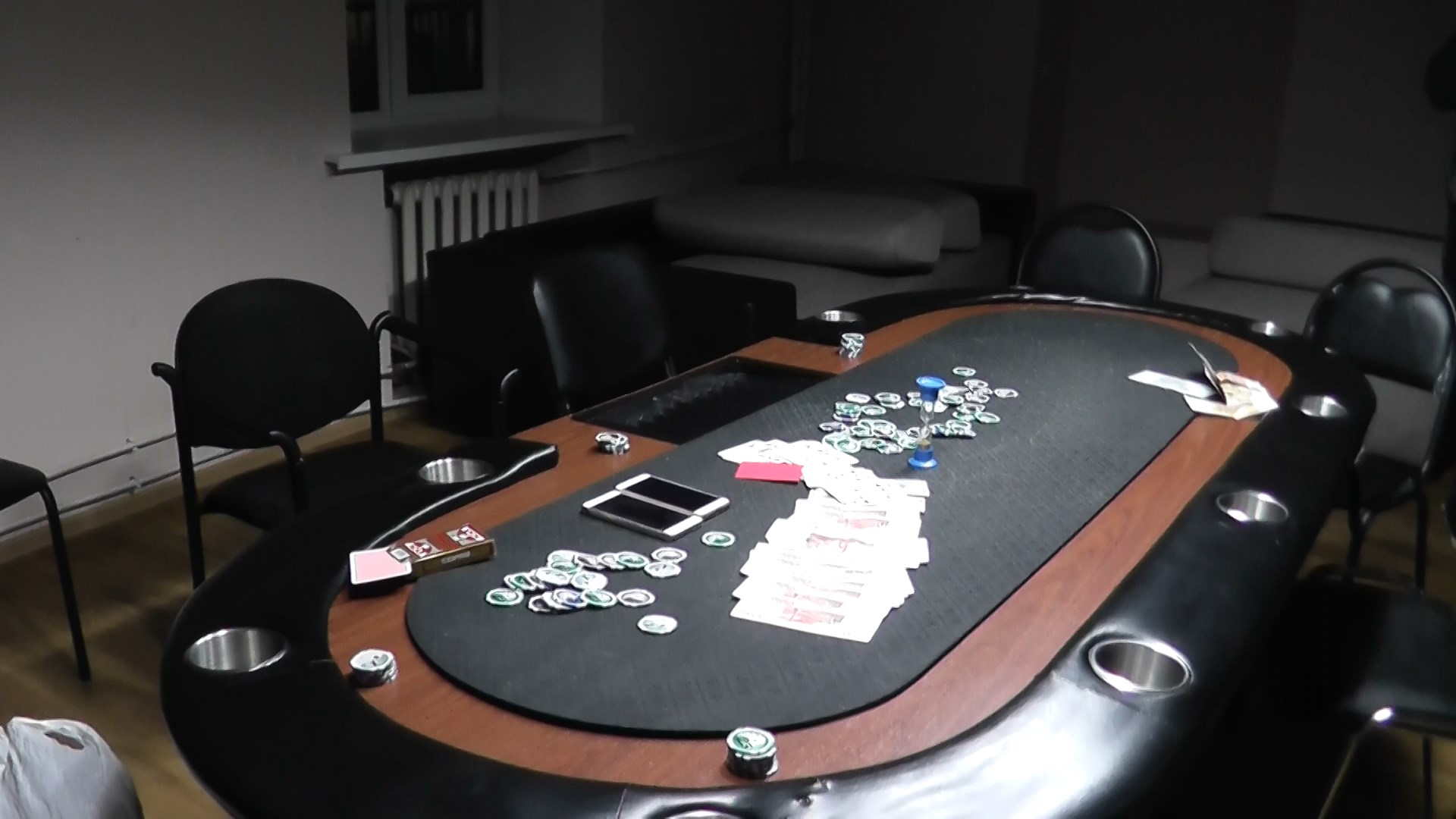 Карты вскрыты: в Брянске прикрыли частный покер-клуб