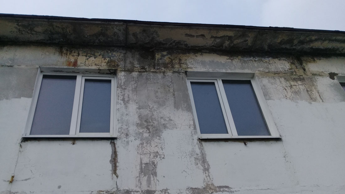 За прогнившие потолки в многоквартирном доме ответят брянские коммунальщики