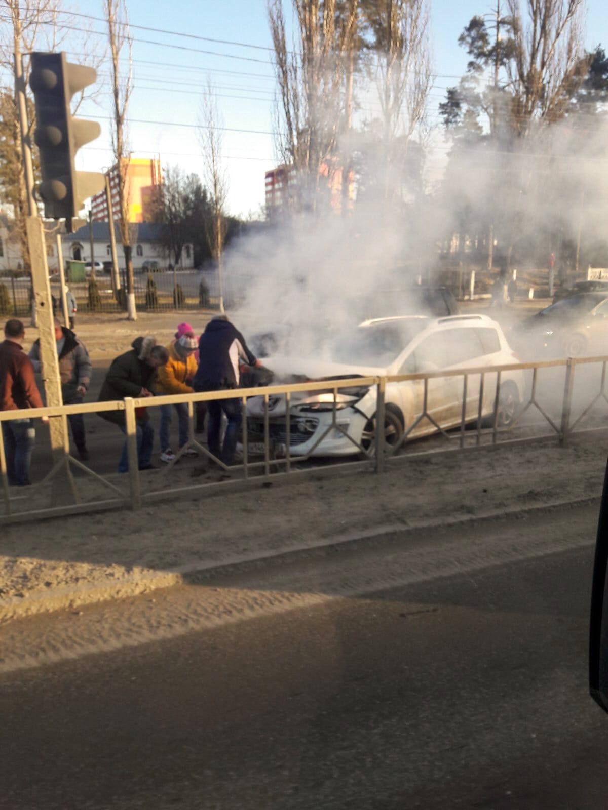 В Брянске после ДТП загорелась иномарка