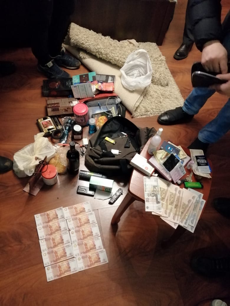 Брянские полицейские задержали мужчину с фальшивыми деньгами