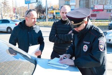 Брянские маршрутчики любят погонять с открытой дверью