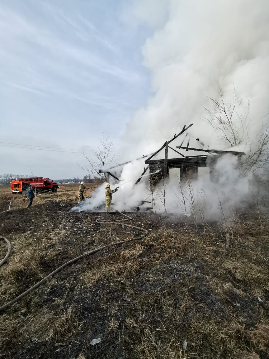 В Клинцовском районе сгорел дом