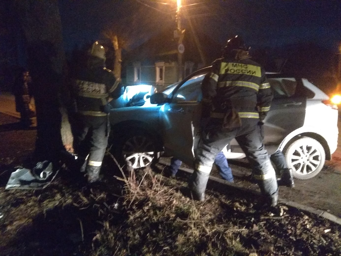 Вчера в брянске. Авария в Брянске на Вали Сафроновой. Аварии в Брянске 4.03 21 год. ДТП Брянск на ул.Вали Сафроновой 01.05.22.