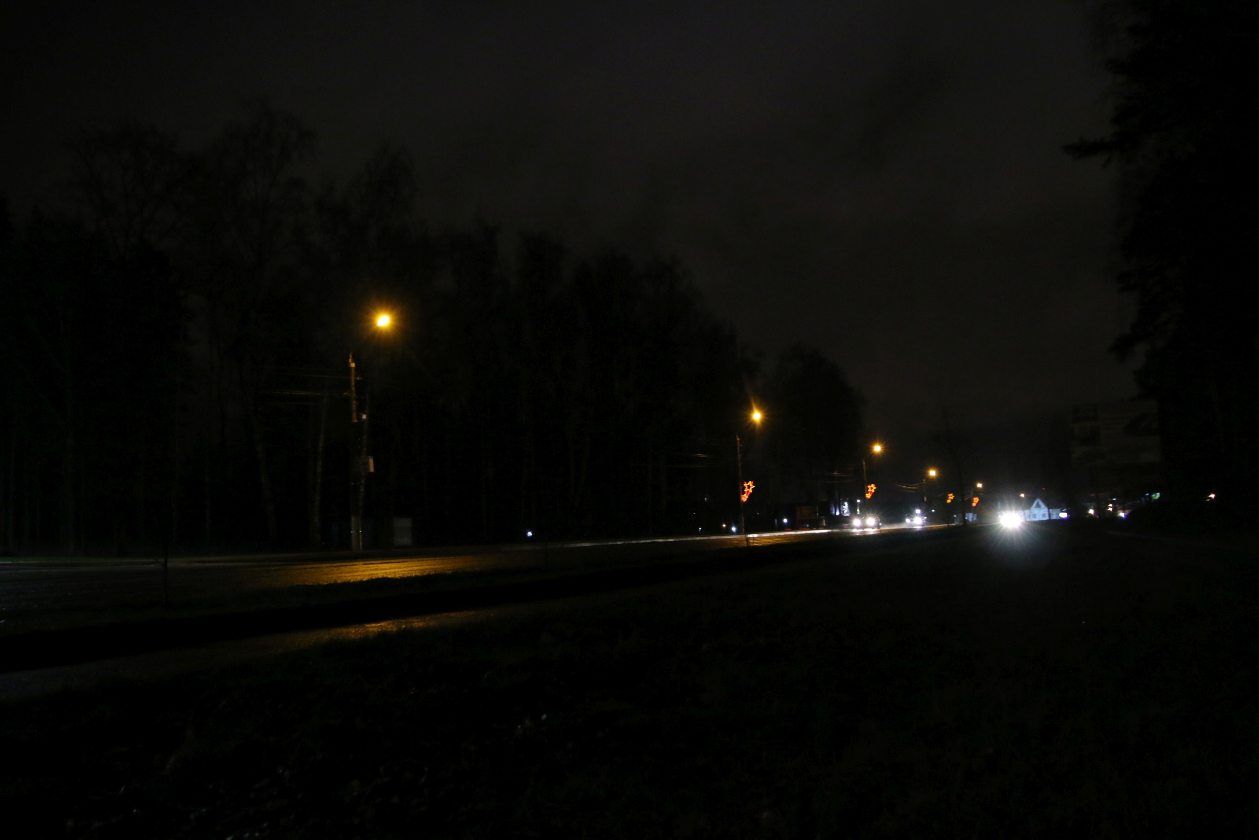 В тёмное время суток жители Клинцов переходят дорогу наугад