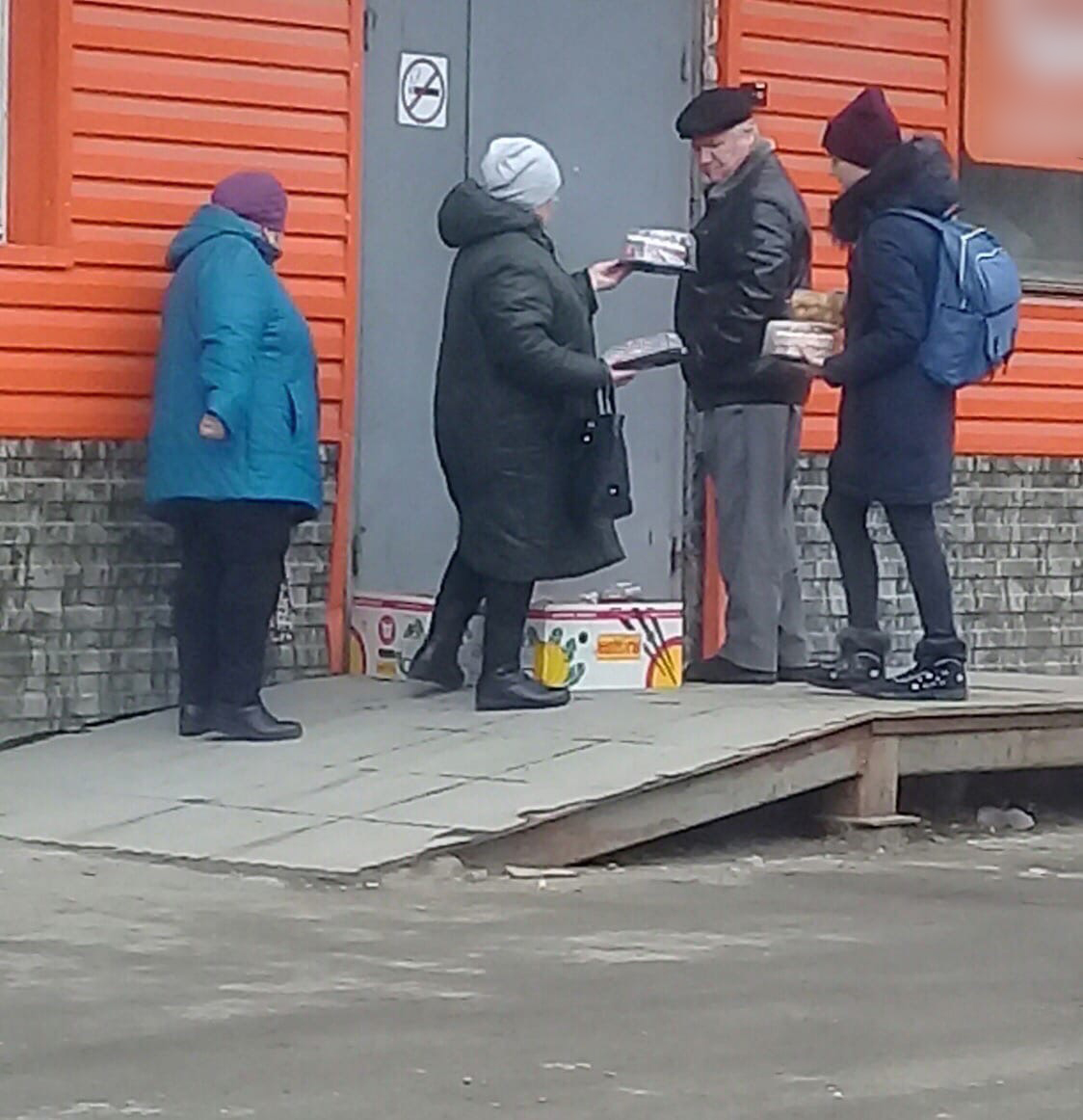 Жители Брянска налетают на «просрочку» в магазинах