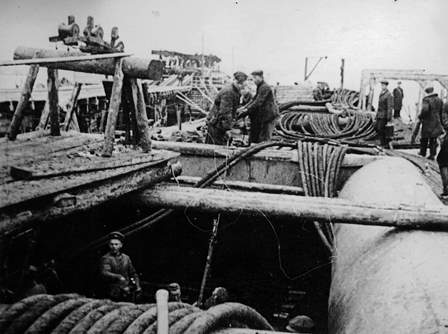 Инженерный подвиг: к блокадному Ленинграду энергетики протянули сети по дну Ладожского озера