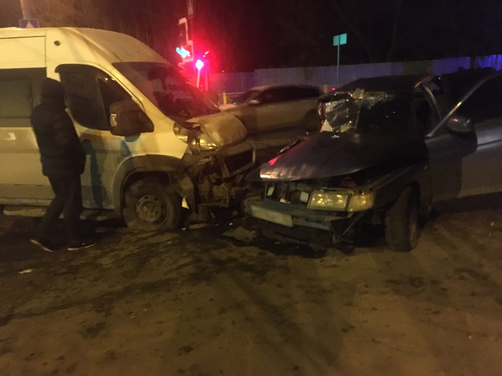 В аварии на Урицкого в Брянске серьезно пострадала девушка