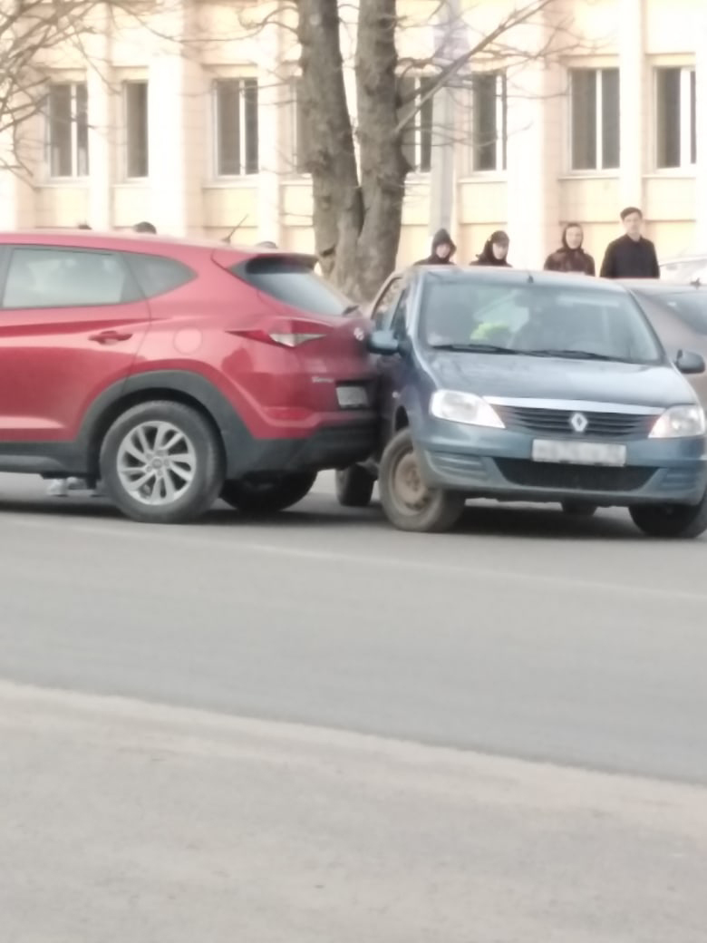 В Климово столкнулись легковушки (видео)