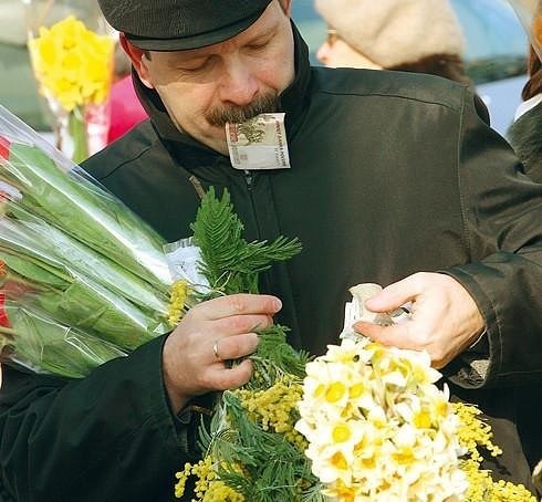 К празднику 8 Марта в Брянск завезли около 800 тысяч цветов