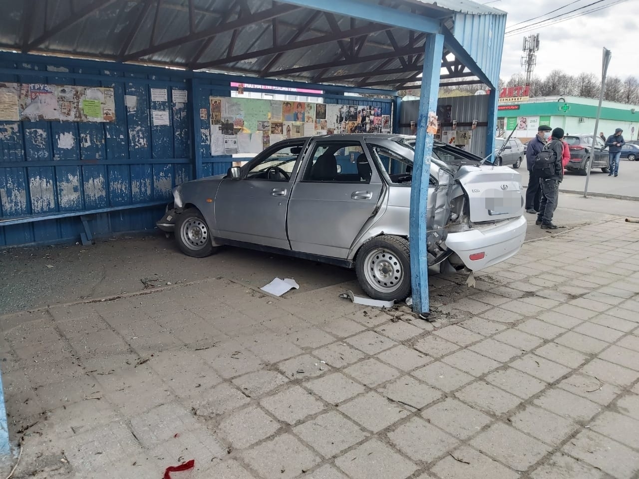 Влетевший в остановку брянец был нетрезв и ехал за новой порцией спиртного